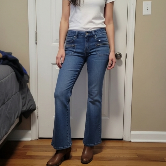 Redial Denim - Trendy Women's Flare Jeans in Classic Blue